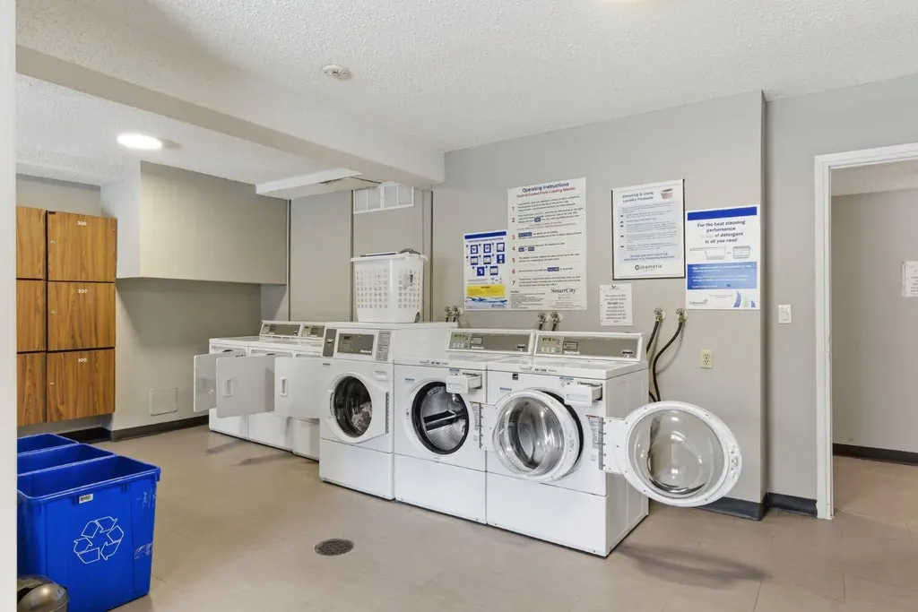 2508 17 Street SW Calgary AB T2T 4M8