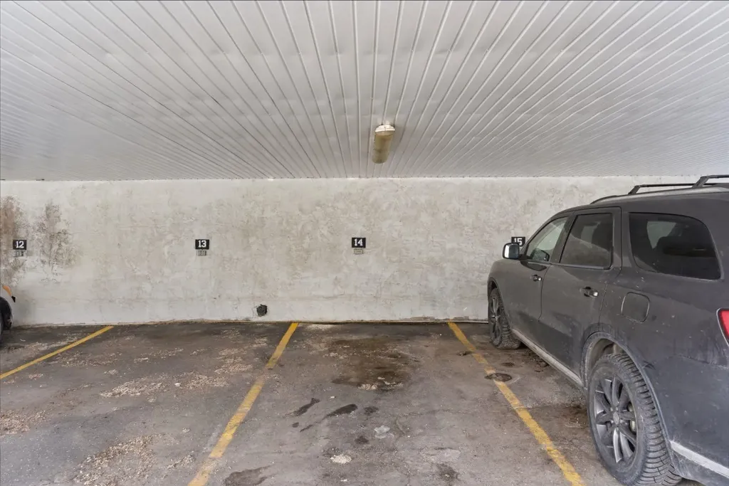 2508 17 Street SW Calgary AB T2T 4M8