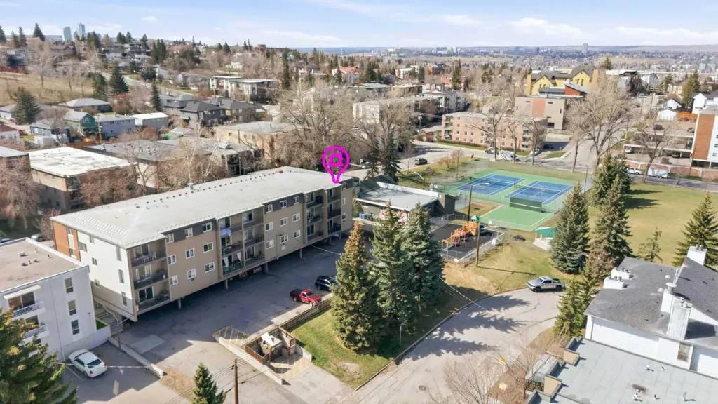 2508 17 Street SW Calgary AB T2T 4M8
