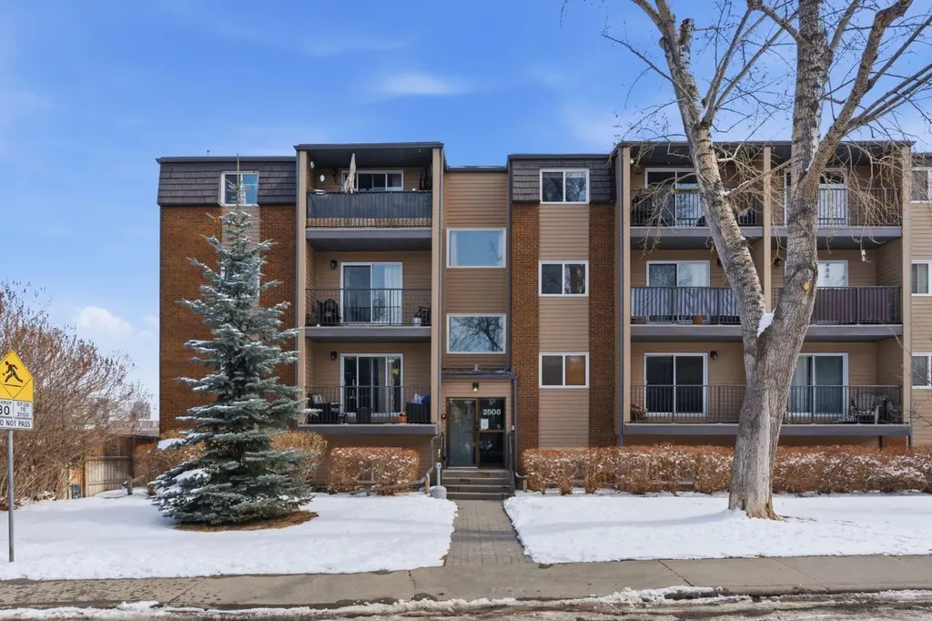 2508 17 Street SW Calgary AB T2T 4M8