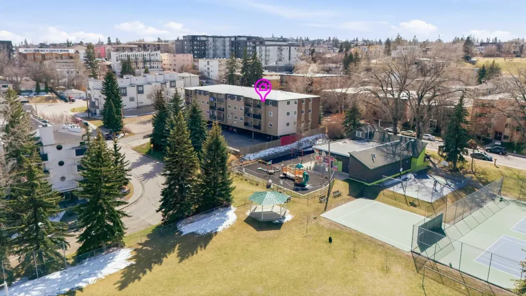 2508 17 Street SW Calgary AB T2T 4M8