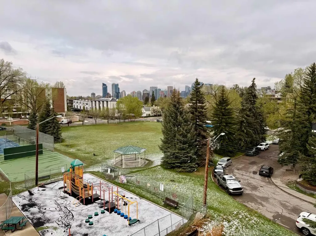 2508 17 Street SW Calgary AB T2T 4M8