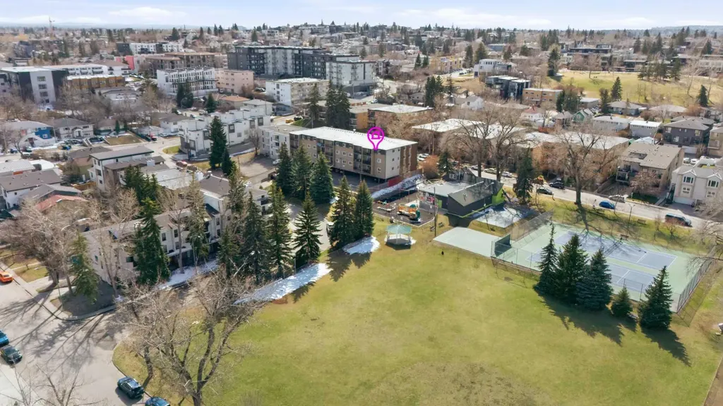 2508 17 Street SW Calgary AB T2T 4M8