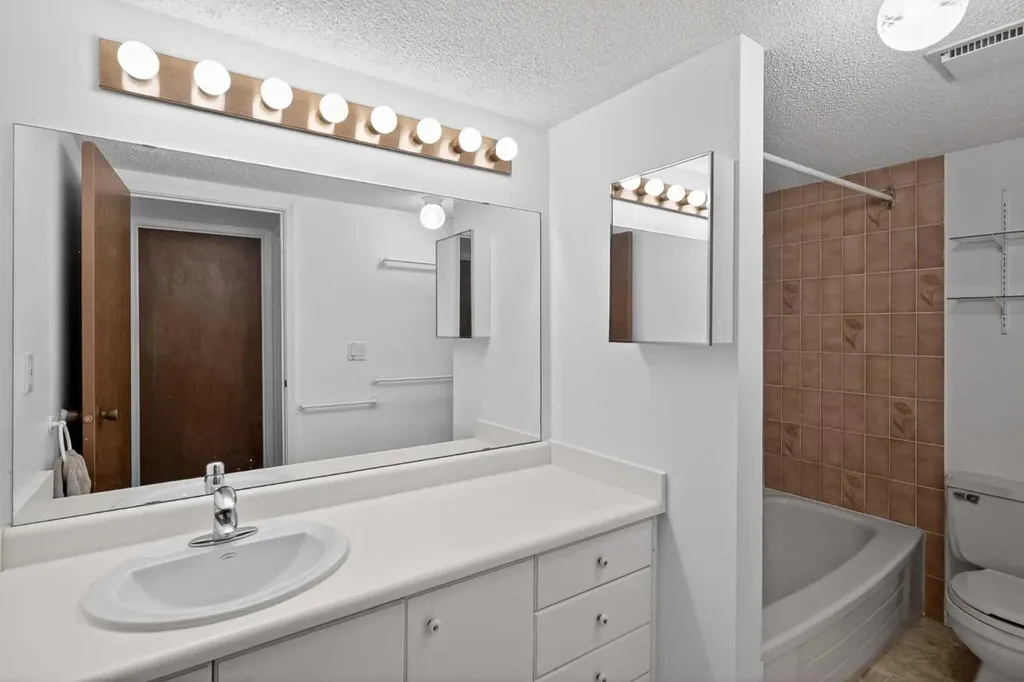239 6 Avenue NE Calgary AB T2E0L8