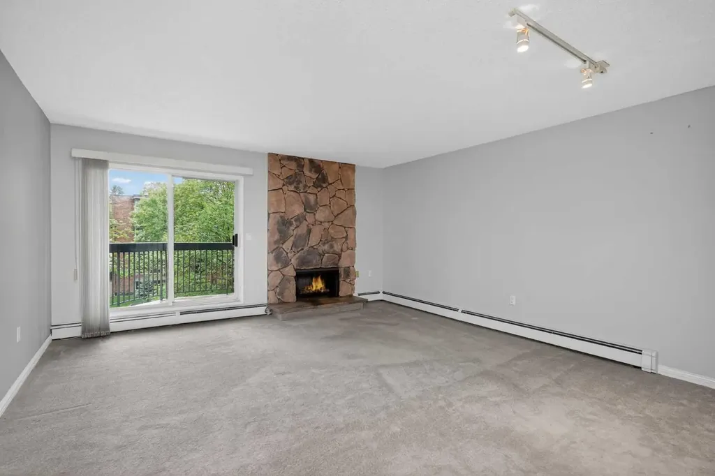 239 6 Avenue NE Calgary AB T2E0L8