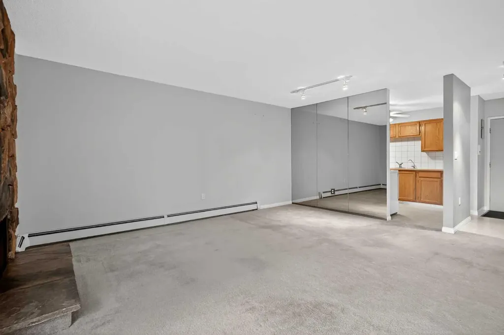239 6 Avenue NE Calgary AB T2E0L8
