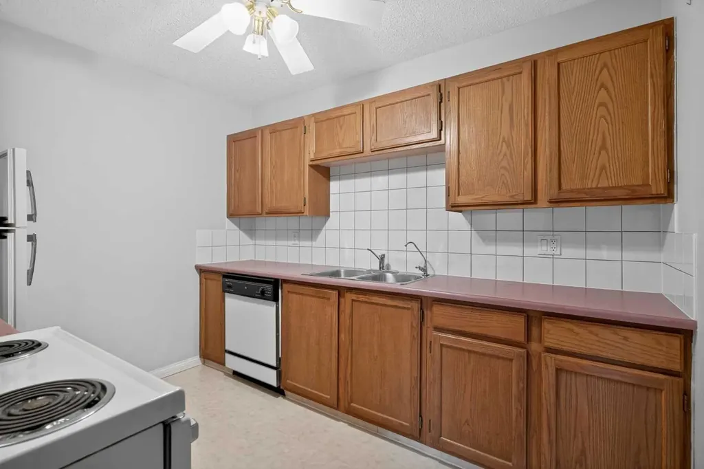 239 6 Avenue NE Calgary AB T2E0L8