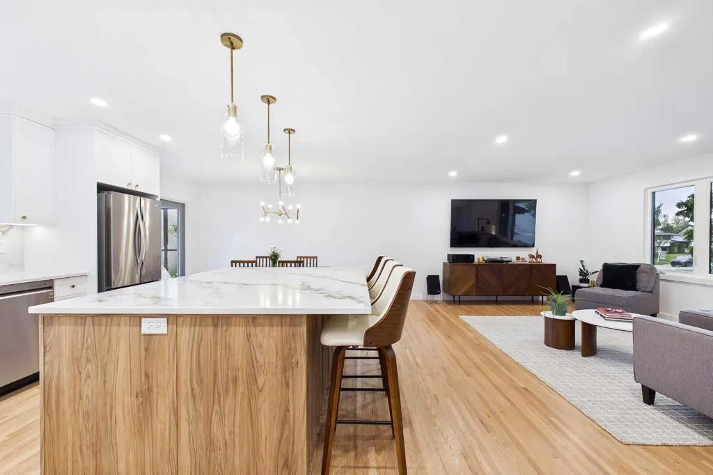 920 Cantabrian Drive SW Calgary AB T2W 1L7