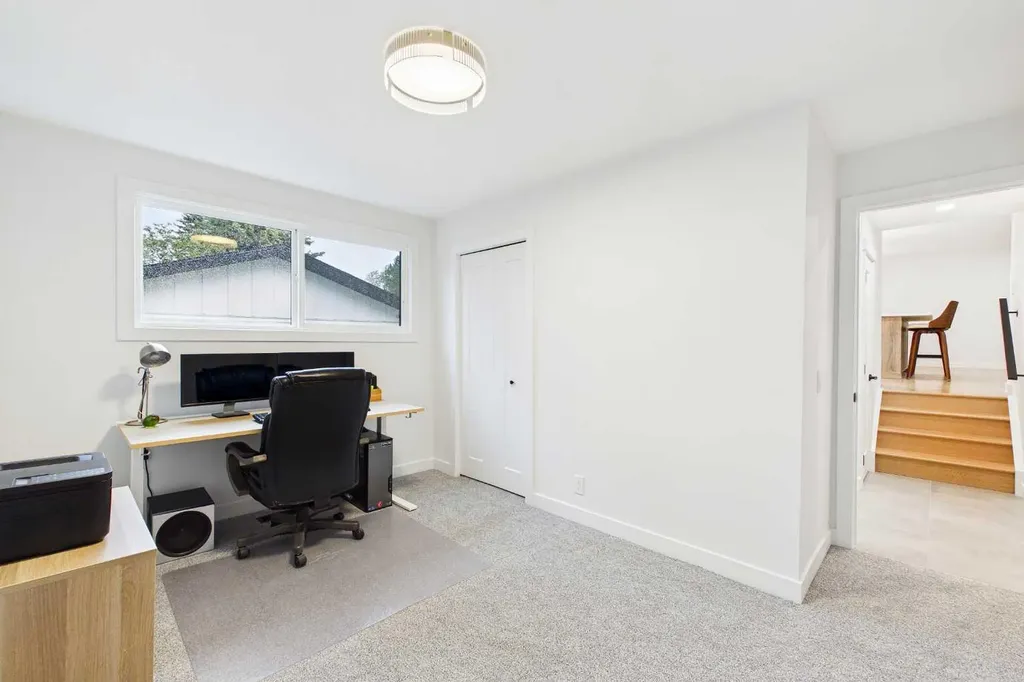 920 Cantabrian Drive SW Calgary AB T2W 1L7