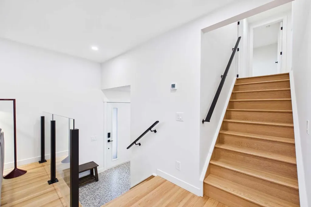 920 Cantabrian Drive SW Calgary AB T2W 1L7