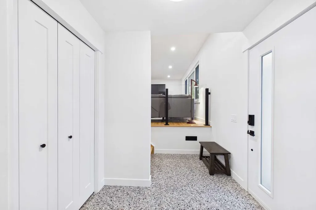 920 Cantabrian Drive SW Calgary AB T2W 1L7