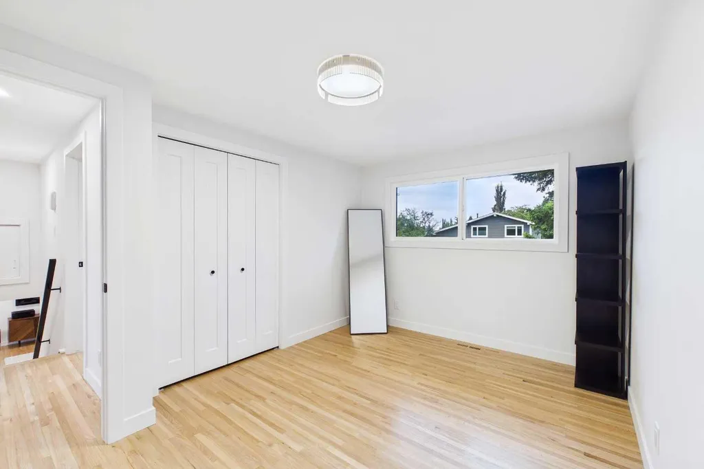 920 Cantabrian Drive SW Calgary AB T2W 1L7