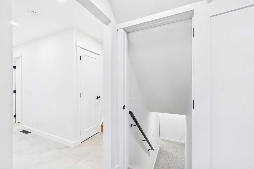 920 Cantabrian Drive SW Calgary AB T2W 1L7