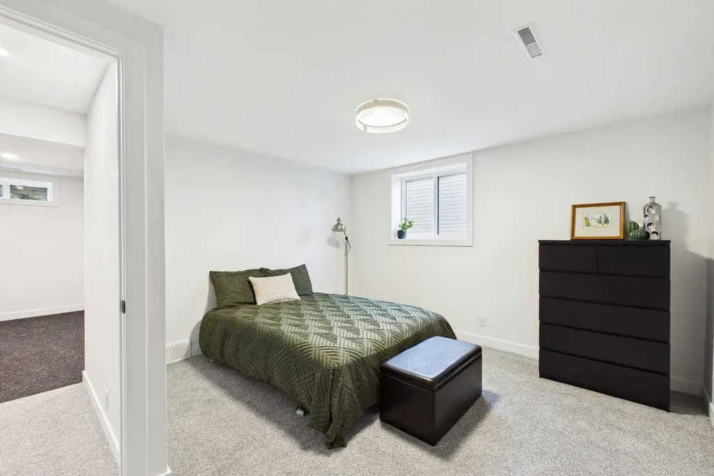 920 Cantabrian Drive SW Calgary AB T2W 1L7