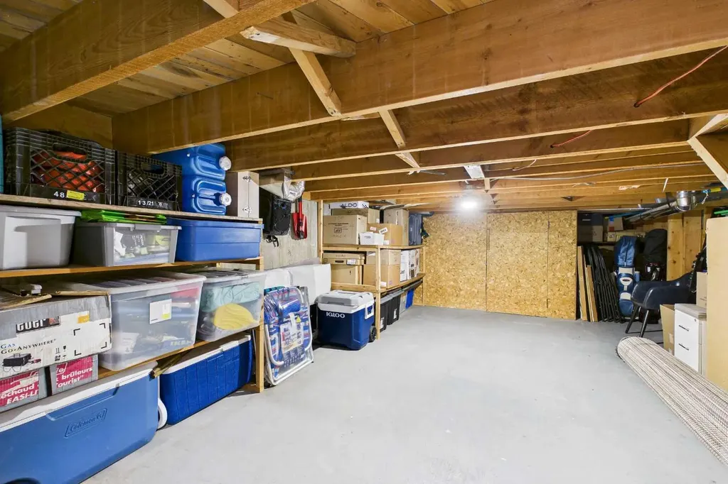 920 Cantabrian Drive SW Calgary AB T2W 1L7