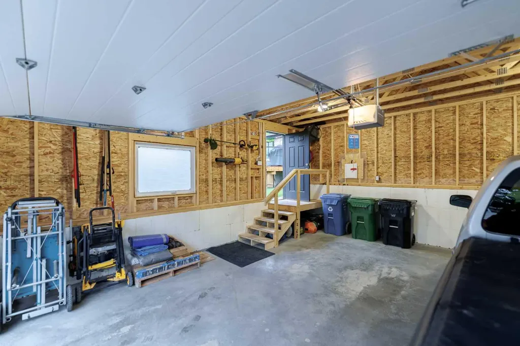 920 Cantabrian Drive SW Calgary AB T2W 1L7