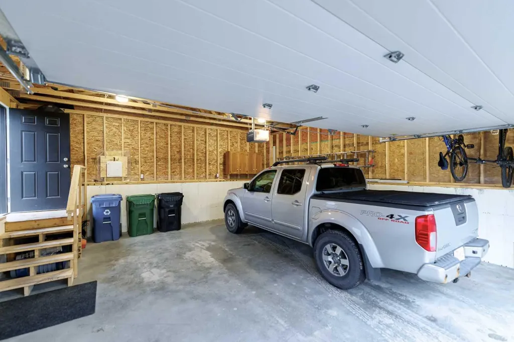 920 Cantabrian Drive SW Calgary AB T2W 1L7