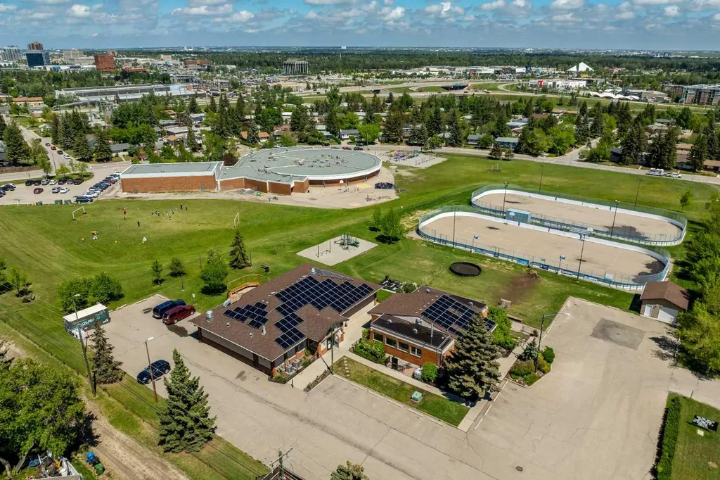 920 Cantabrian Drive SW Calgary AB T2W 1L7