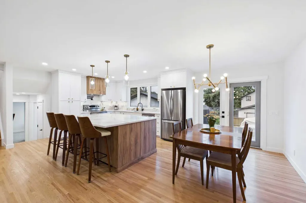 920 Cantabrian Drive SW Calgary AB T2W 1L7