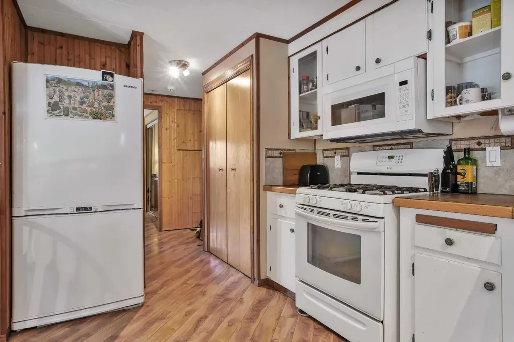 812 20th Street Spruce View AB T0M 1V0