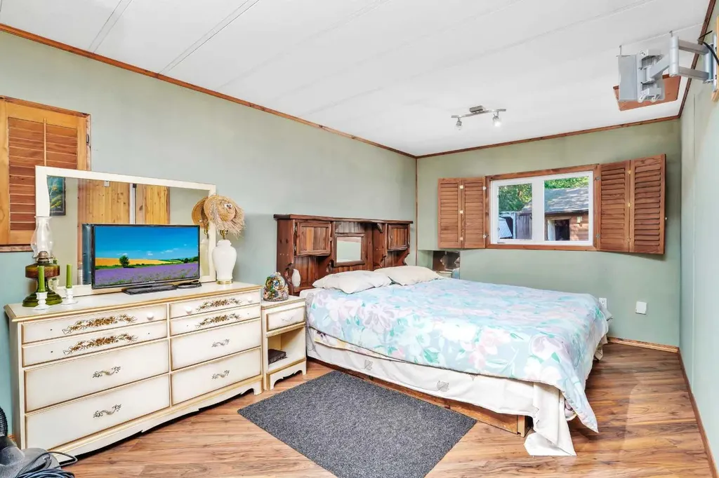 812 20th Street Spruce View AB T0M 1V0