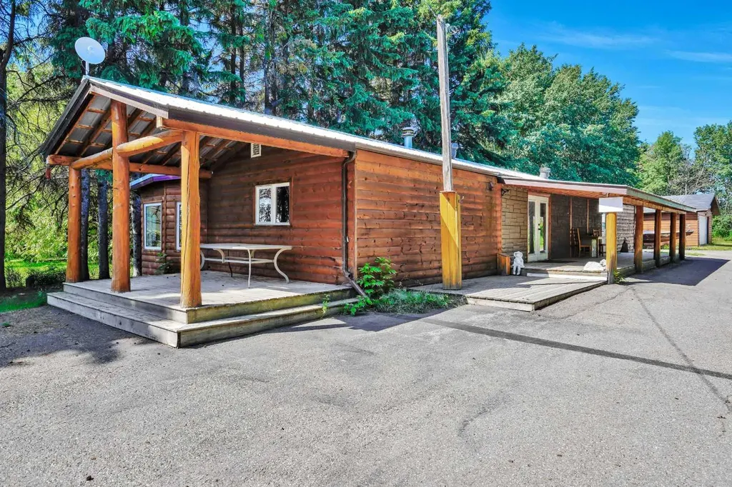 812 20th Street Spruce View AB T0M 1V0