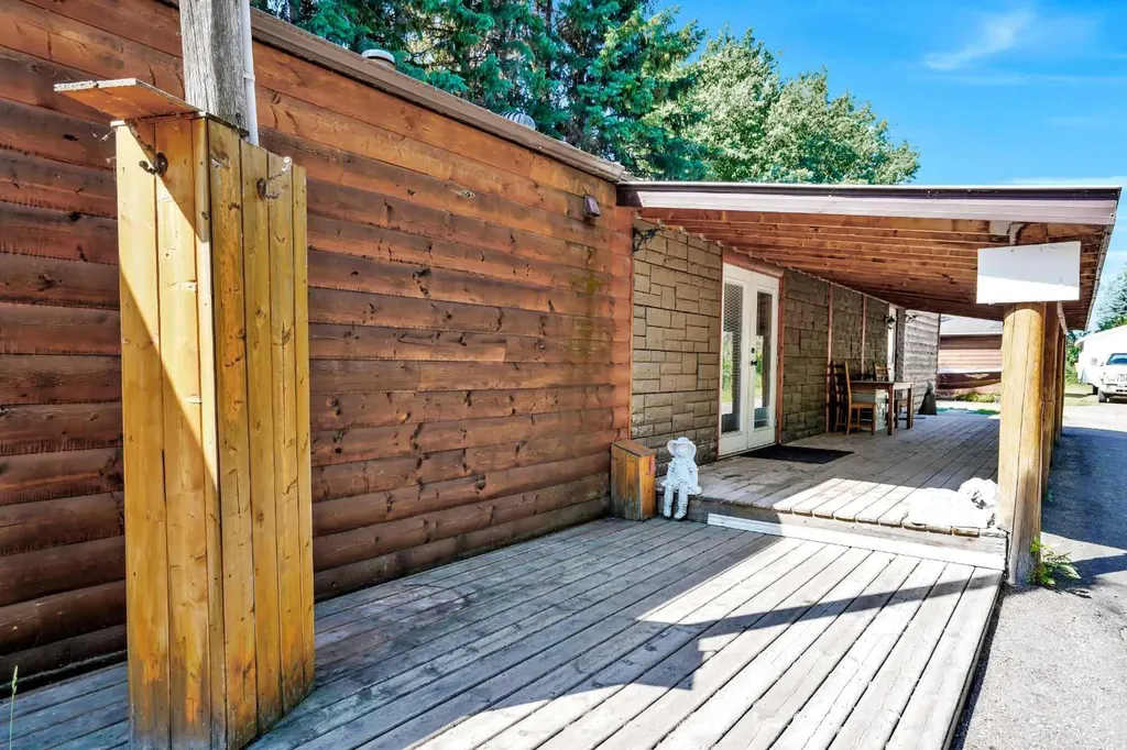 812 20th Street Spruce View AB T0M 1V0