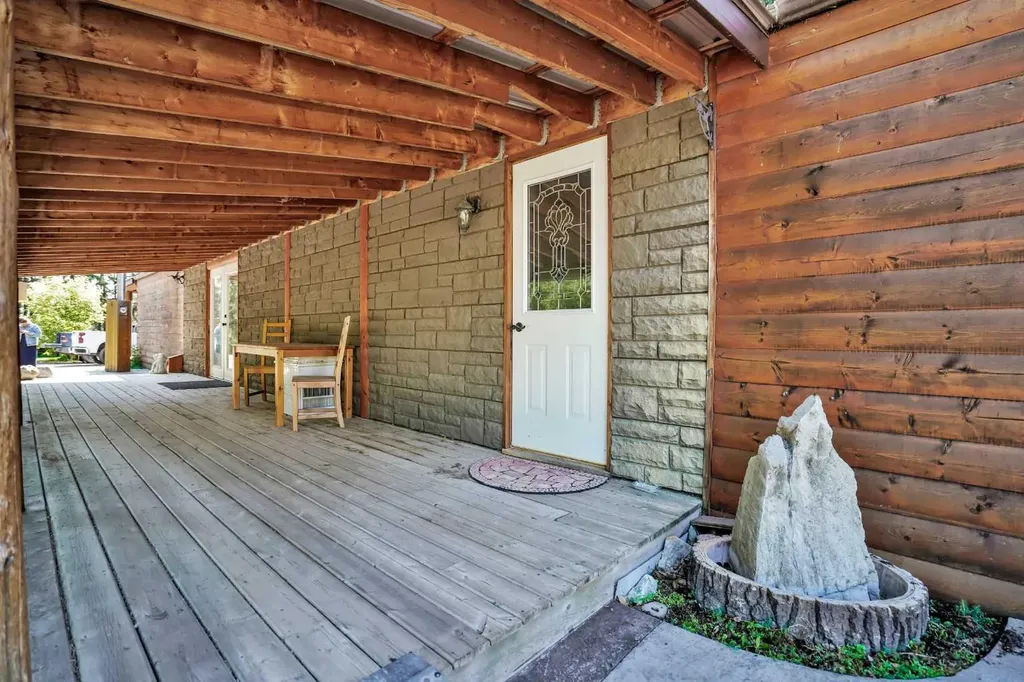 812 20th Street Spruce View AB T0M 1V0