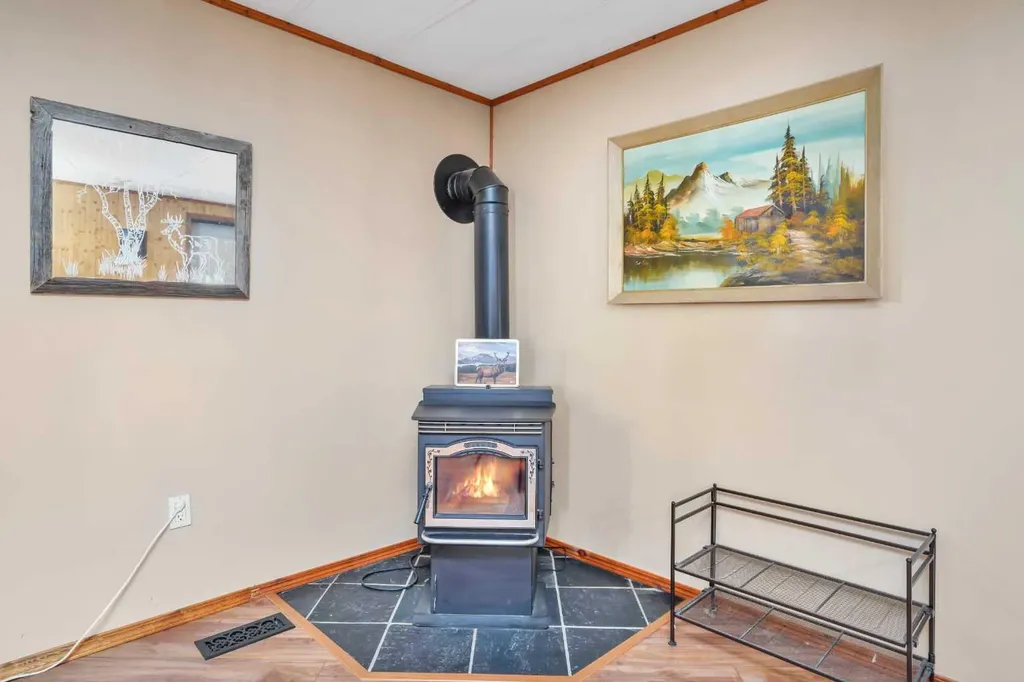 812 20th Street Spruce View AB T0M 1V0