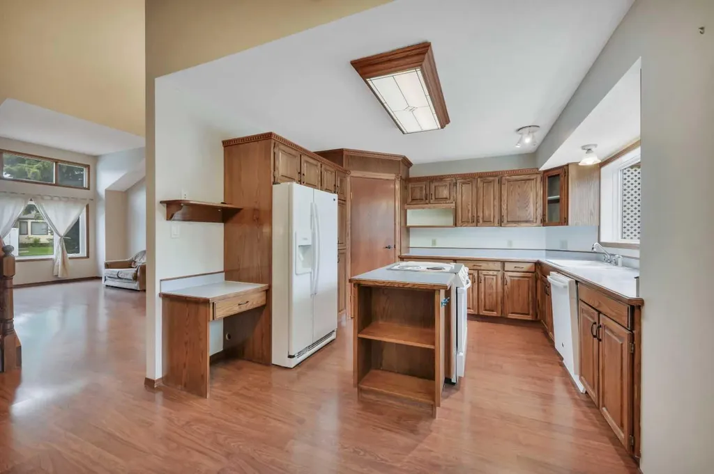 37 Denovan Crescent Red Deer AB T4R 2B6