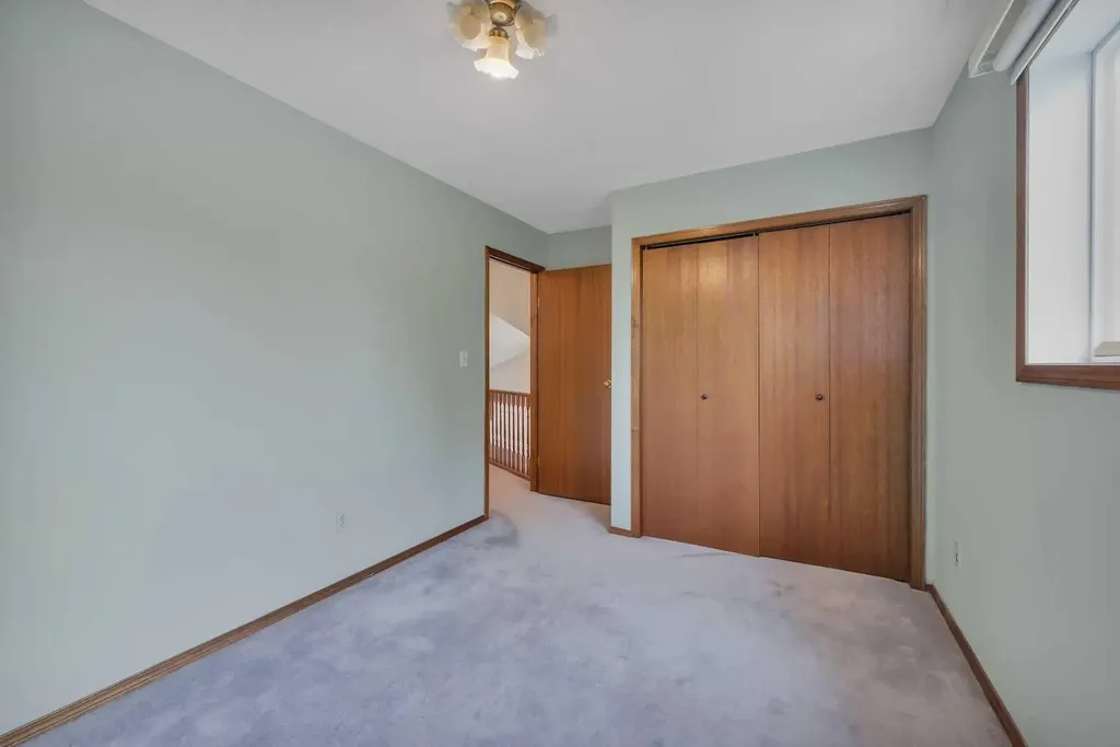 37 Denovan Crescent Red Deer AB T4R 2B6
