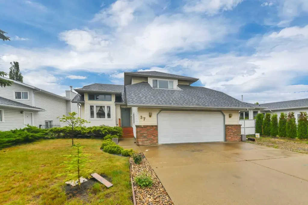 37 Denovan Crescent Red Deer AB T4R 2B6