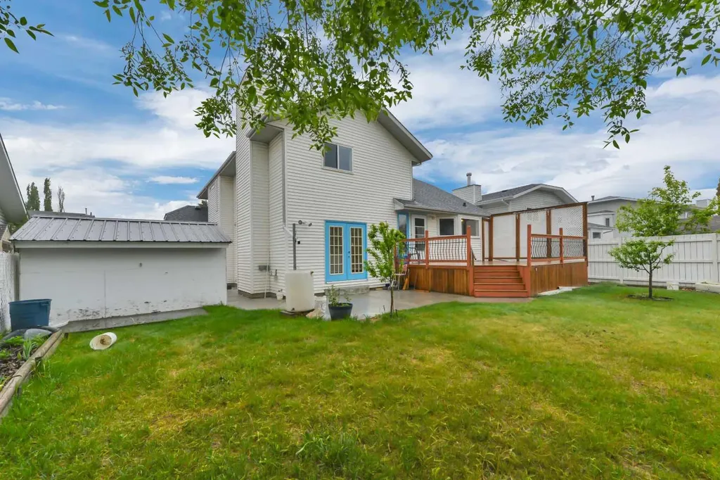 37 Denovan Crescent Red Deer AB T4R 2B6