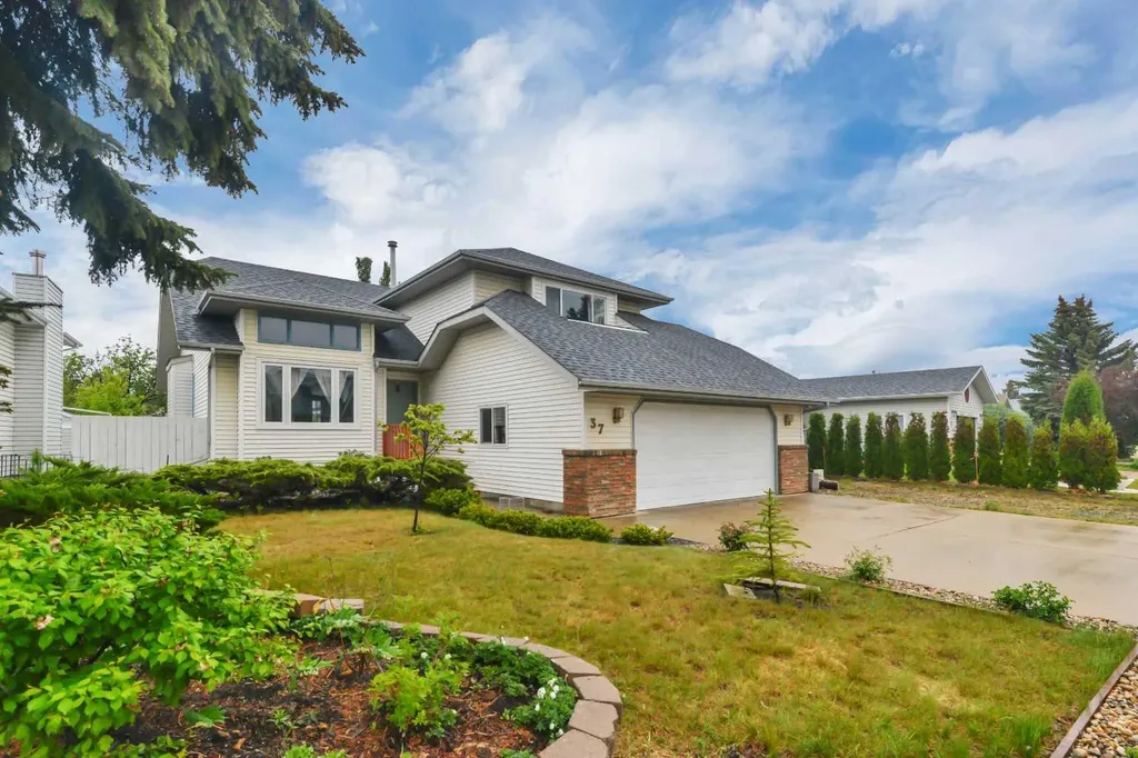 37 Denovan Crescent Red Deer AB T4R 2B6