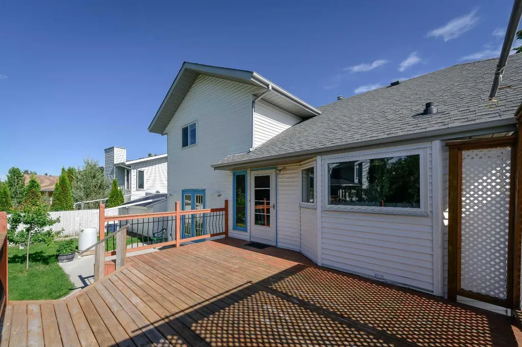 37 Denovan Crescent Red Deer AB T4R 2B6