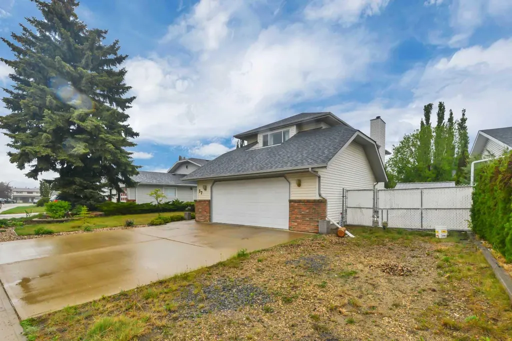 37 Denovan Crescent Red Deer AB T4R 2B6