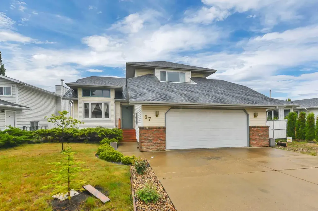 37 Denovan Crescent Red Deer AB T4R 2B6
