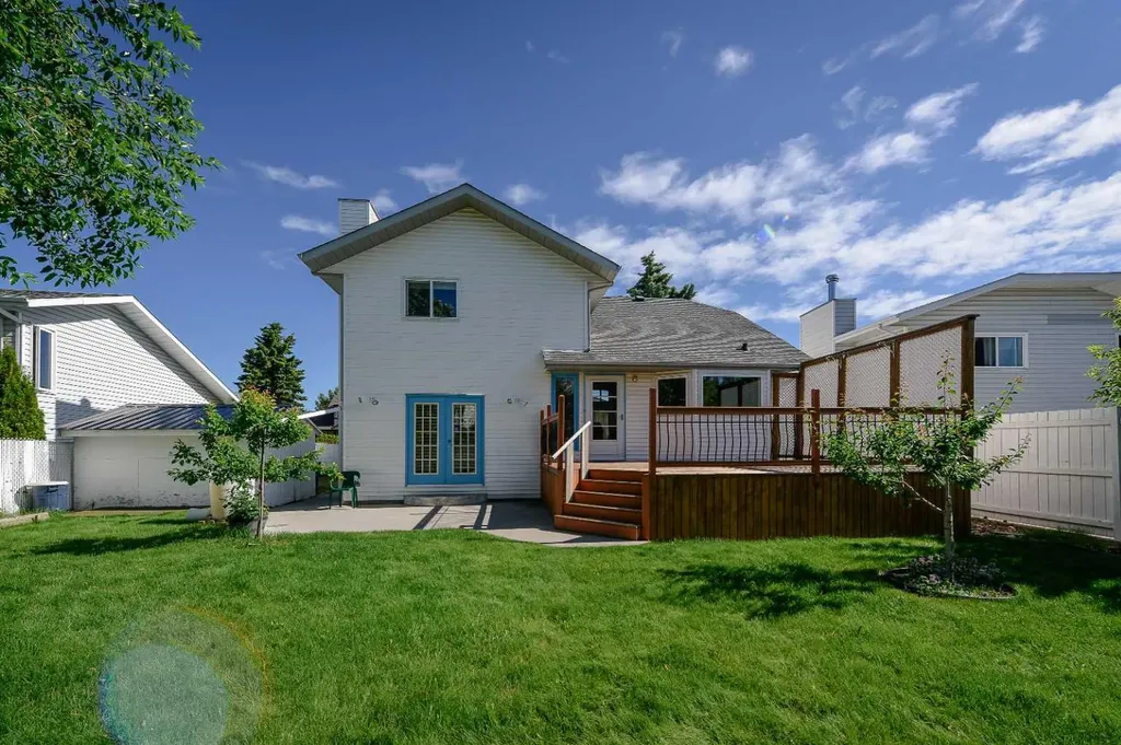 37 Denovan Crescent Red Deer AB T4R 2B6