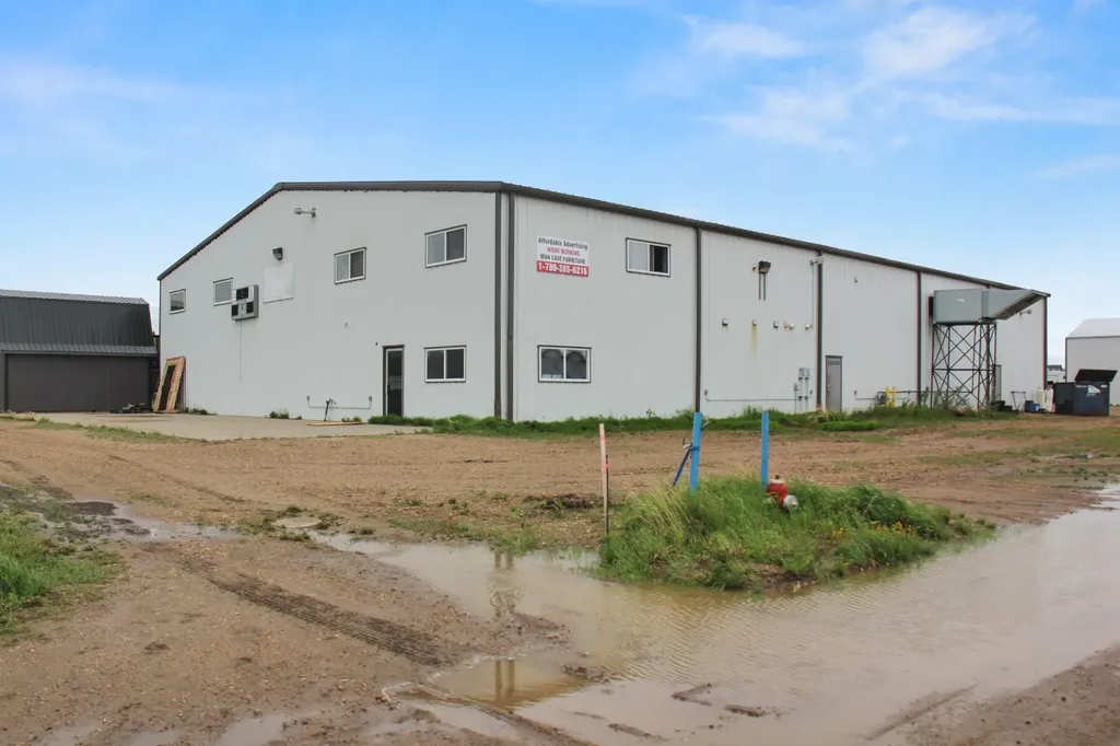 5022 50 Avenue Lougheed AB T0B 2V0