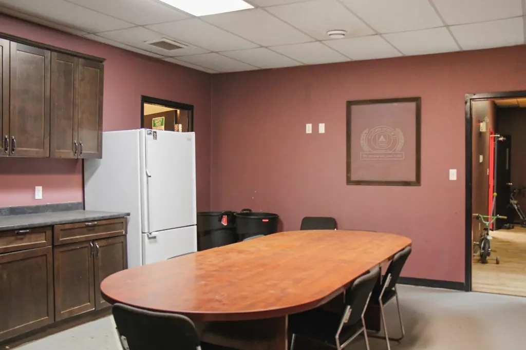 5022 50 Avenue Lougheed AB T0B 2V0