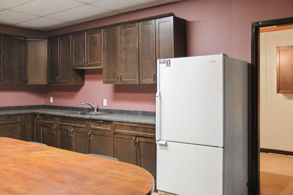 5022 50 Avenue Lougheed AB T0B 2V0