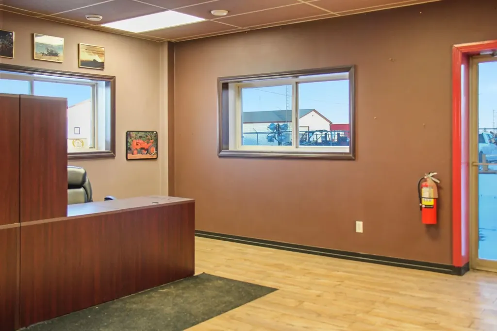 5022 50 Avenue Lougheed AB T0B 2V0
