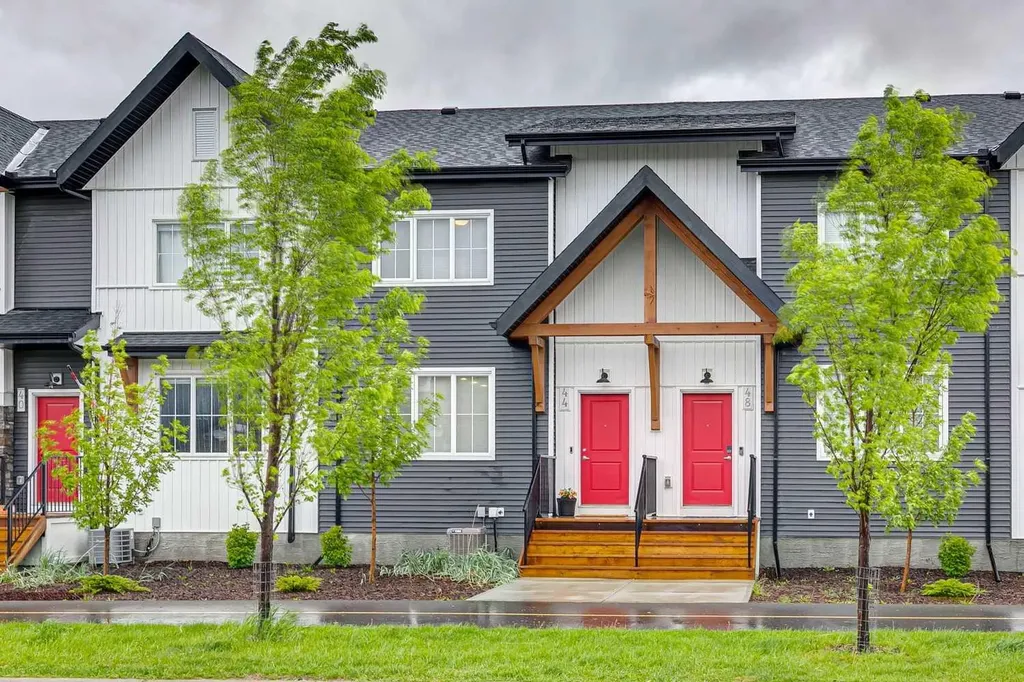44 Creekside Boulevard SW Calgary AB T2X 4R1