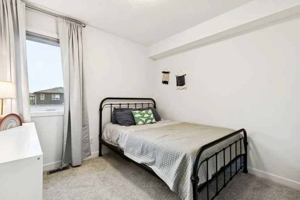 44 Creekside Boulevard SW Calgary AB T2X 4R1
