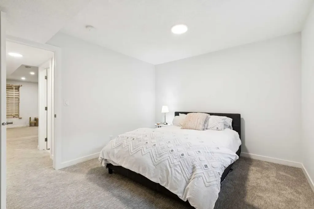 44 Creekside Boulevard SW Calgary AB T2X 4R1