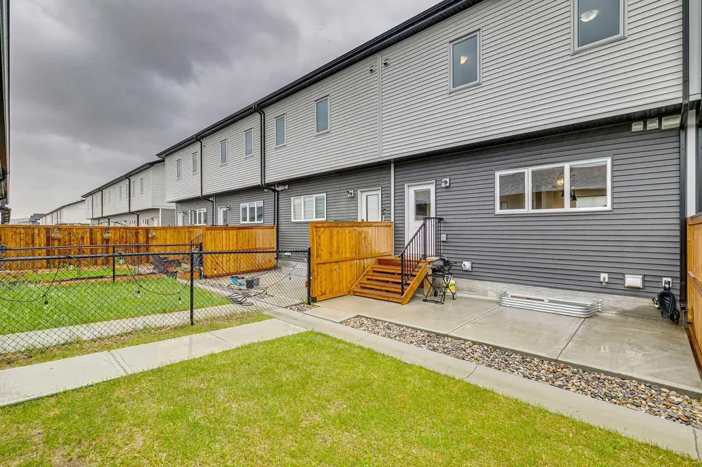 44 Creekside Boulevard SW Calgary AB T2X 4R1