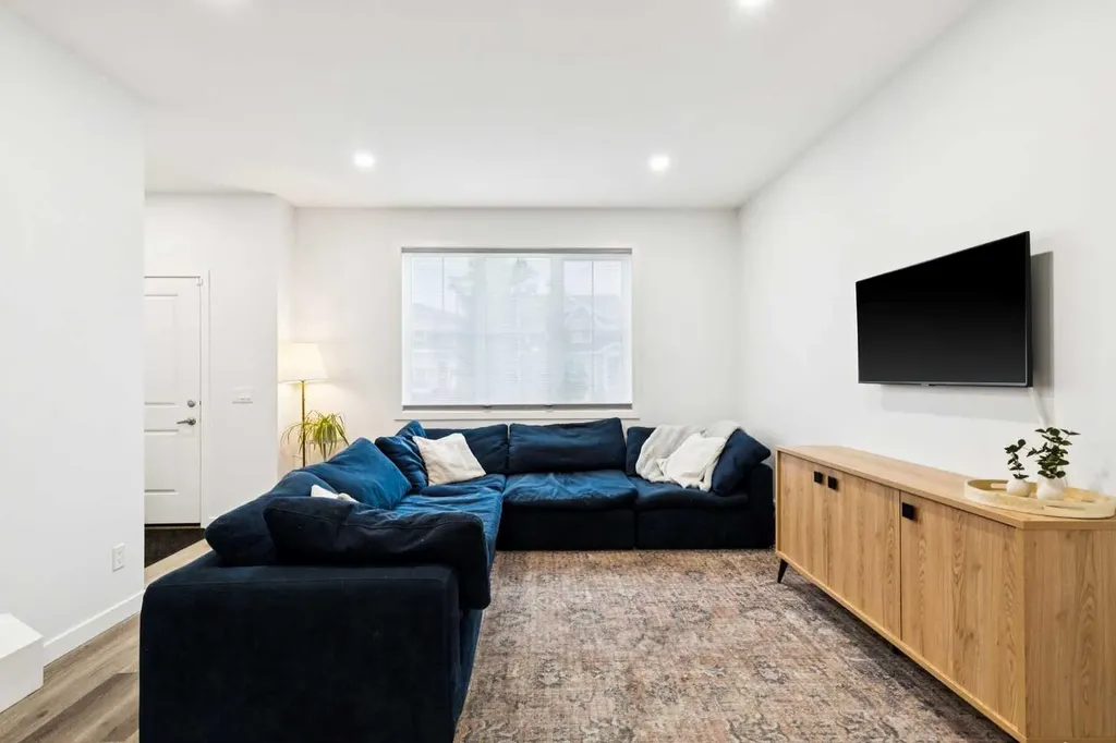 44 Creekside Boulevard SW Calgary AB T2X 4R1