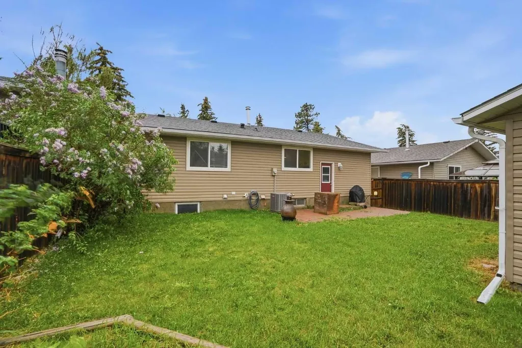 101 Aspen Crescent Airdrie AB T4B 1K6