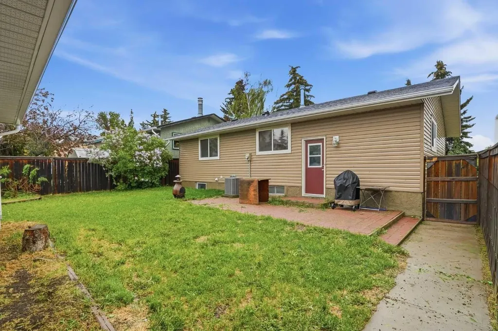 101 Aspen Crescent Airdrie AB T4B 1K6