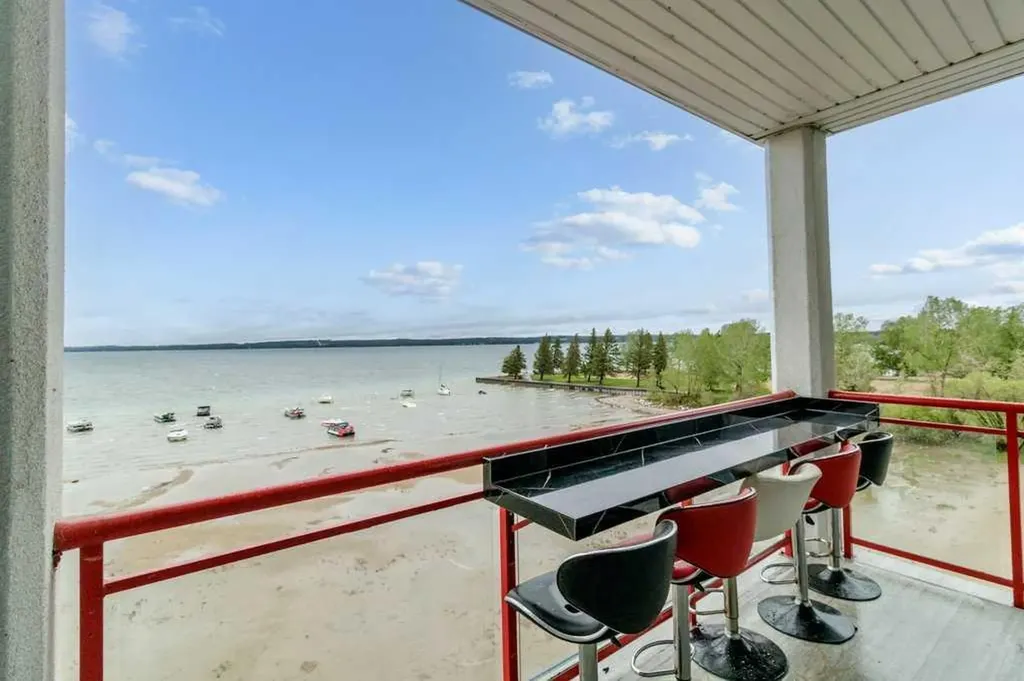5100 Lakeshore Drive Sylvan Lake AB T4S 2L7